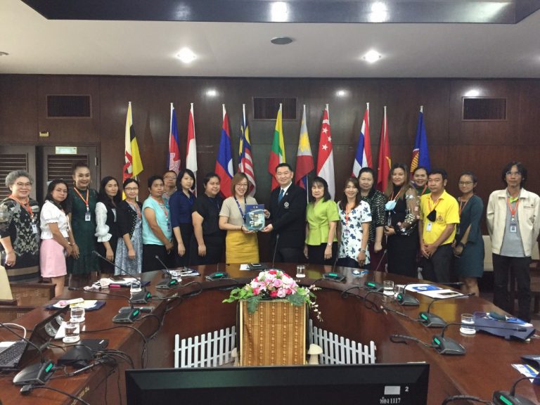 ฝ่ายจดหมายเหตุและพิพิธภัณฑ์ หอสมุดและคลังความรู้ฯ จัดโครงการจดหมายเหตุสัญจร ประจำปีงบประมาณ 2563
