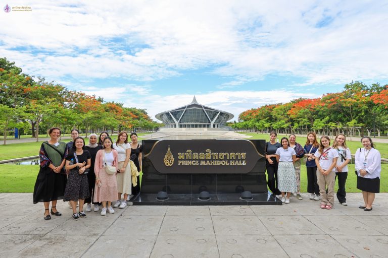 The Archives and Museums Department welcomed a group from The University of Technology Sydney Midwifery, Australia.