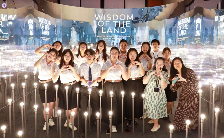 The Archives and Museums Department welcomed students from the School of Nursing, Kunming Medical University, People’s Republic of China.