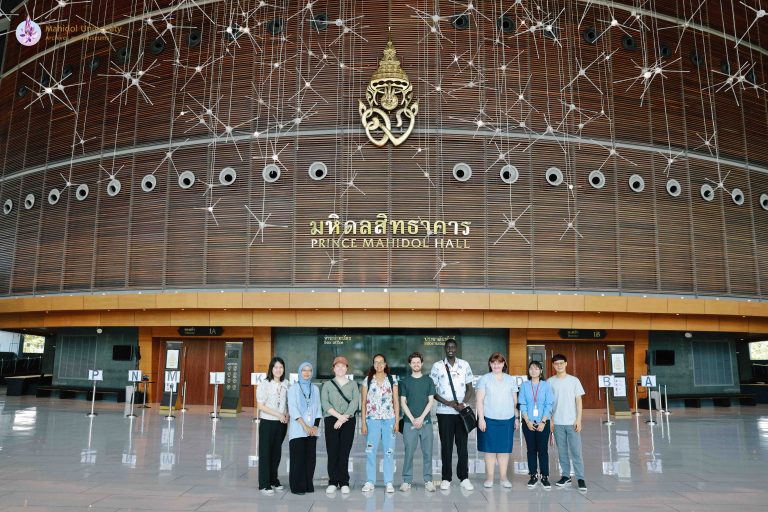 The Archives and Museums Department welcomed a group of Master’s degree students from the University of Oxford, England.