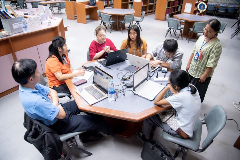 การอบรมการใช้โปรแกรม EndNote X9 สำหรับผู้พิการทางสายตา วิทยาลัยราชสุดา