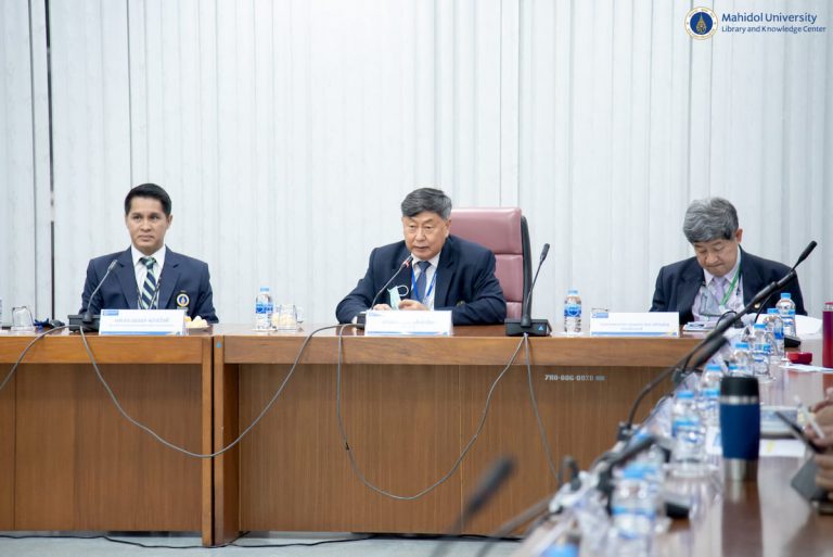 คณะผู้บริหาร ม.มหิดล เยี่ยมชมและติดตามผลการดำเนินงานตามข้อตกลงการปฏิบัติงานหอสมุดและคลังความรู้ฯ (PA-Visit) ปีงบประมาณ 2564