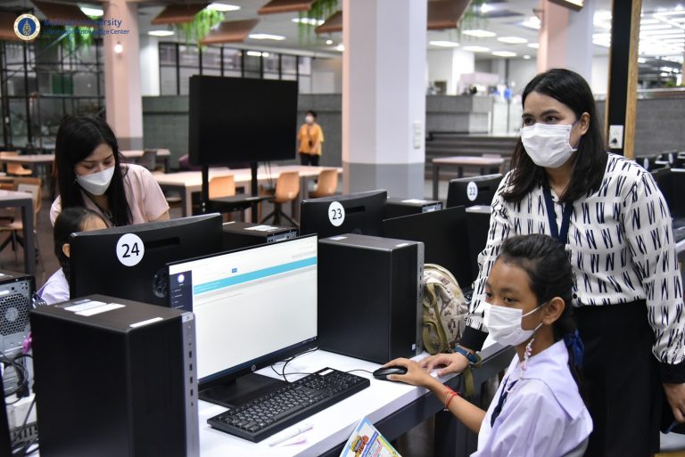 หอสมุดและคลังความรู้ฯ ให้การต้อนรับตัวแทนนักเรียน และอาจารย์ โรงเรียนบุญยศรีสวัสดิ์ เข้ารับการอบรมการลงรายการหนังสือด้วยระบบห้องสมุดอัตโนมัติ (Senayan)