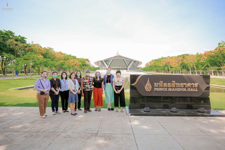 ฝ่ายจดหมายเหตุและพิพิธภัณฑ์ฯ ให้การต้อนรับคณะนักศึกษา อาจารย์  และเจ้าหน้าที่จาก Mahidol – Oxford Reseach Unit พร้อมด้วยอาจารย์และเจ้าหน้าที่จากคณะเวชศาสตร์เขตร้อน มหาวิทยาลัยมหิดล