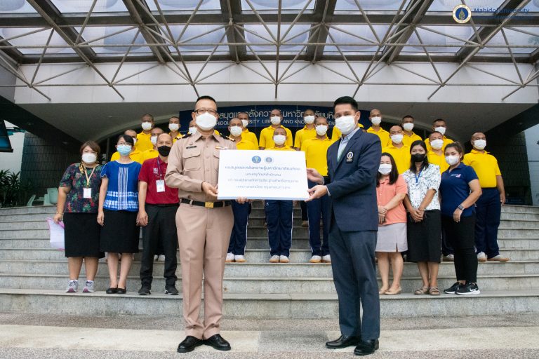 หอสมุดและคลังความรู้ฯ ส่งมอบครุภัณฑ์ให้กับ กองดุริยางค์ทหารเรือ ฐานทัพเรือกรุงเทพ
