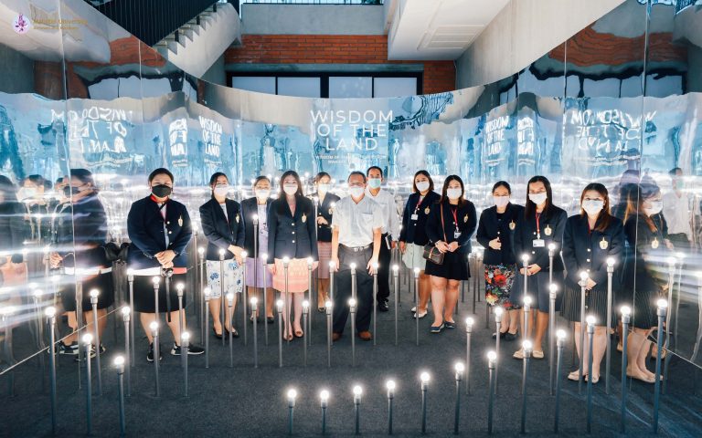 ฝ่ายจดหมายเหตุและพิพิธภัณฑ์ฯ ให้การต้อนรับคณะผู้บริหารและบุคลากรจากสถาบันการพยาบาลศรีสวรินทิรา สภากาชาดไทย