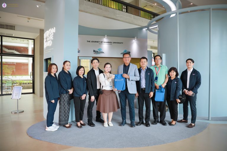 ฝ่ายจดหมายเหตุและพิพิธภัณฑ์ฯ ให้การต้อนรับอธิบดีกรมพัฒนาธุรกิจการค้า กระทรวงพาณิชย์ พร้อมคณะ