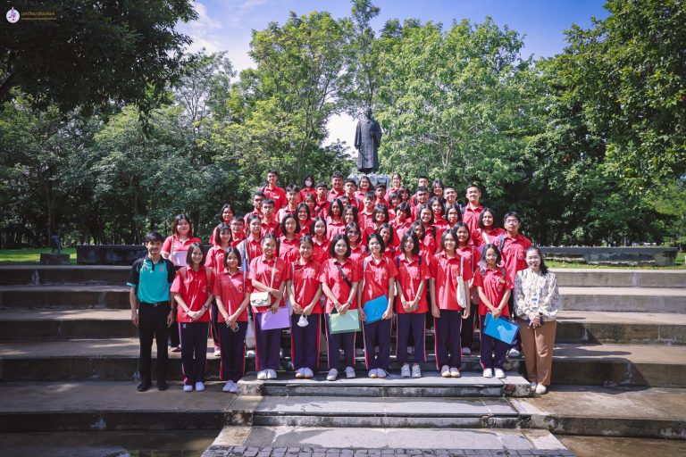 ฝ่ายจดหมายเหตุและพิพิธภัณฑ์ฯ ให้การต้อนรับคณะครูและนักเรียนโครงการห้องเรียนเตรียมแพทย์จากโรงเรียนอุบลรัตนราชกัญญาราชวิทยาลัย พัทลุง