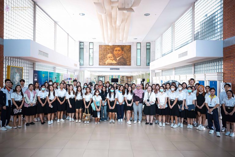 ฝ่ายจดหมายเหตุและพิพิธภัณฑ์ฯ ต้อนรับคณะนักศึกษาจากรายวิชา สมมน 156 ท่องเที่ยวพิพิธภัณฑ์